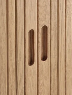 Outlet LYNGVIGAparador LYNGVIG 120cm 2 puertas persiana Aparadores|Aparadores