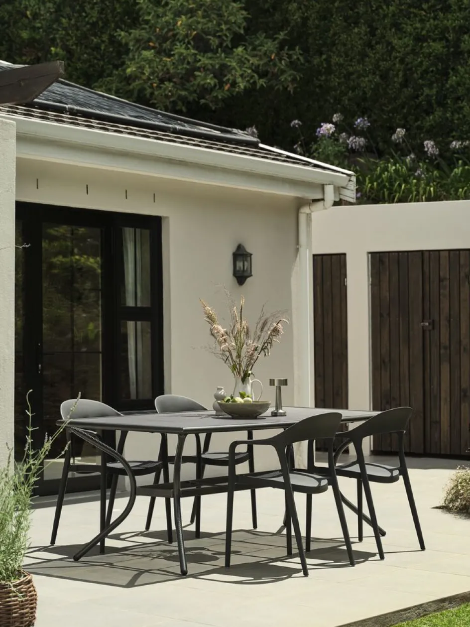 Outlet NANNESTADSilla apilable NANNESTAD gris oscuro Sillas De Jardín